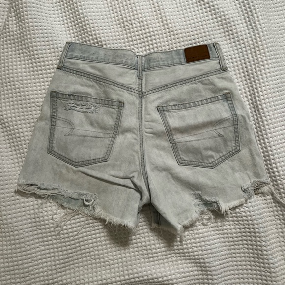 Distressed American Eagle denim shorts - Picture 2 of 5